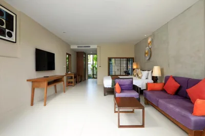 Deluxe-kamer met kingsize bed, zwembadzicht en balkon — Tea Tree Boutique Resort